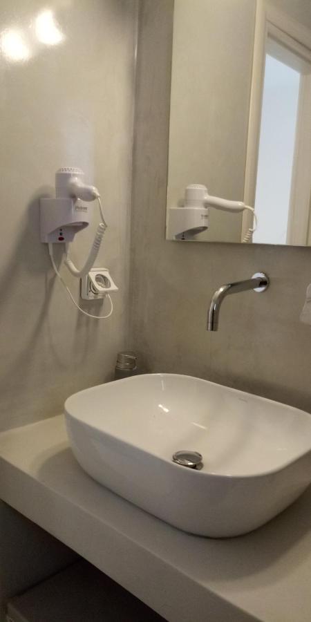 Calm Center Rooms 费拉 外观 照片